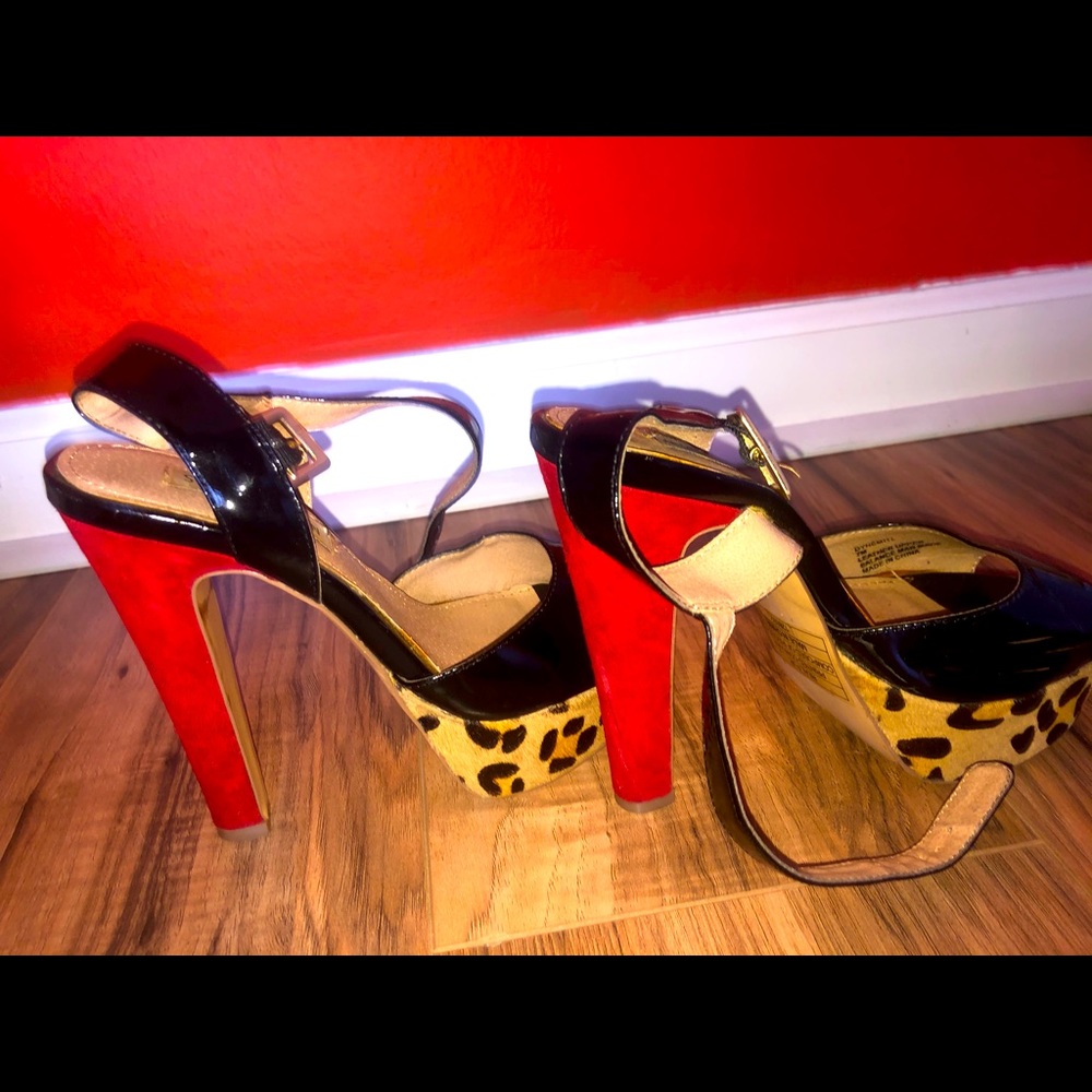 Red/ Black patent leather cheatah!
